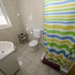In With Terrace, Air Conditioning, Wi-fi, Dishwasher شقة