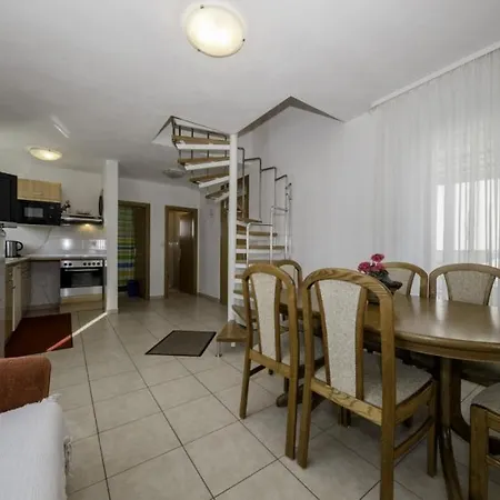 Apartment In With Terrace, Air Conditioning, Wi-fi, Dishwasher *