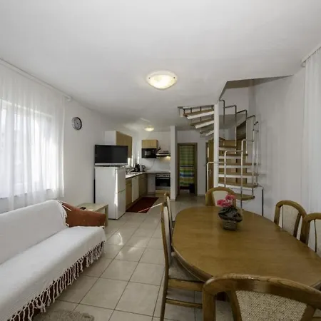 In With Terrace, Air Conditioning, Wi-fi, Dishwasher Lopar