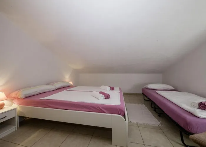 Apartmán In With Terrace, Air Conditioning, Wi-fi, Dishwasher