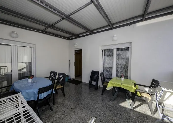 In With Terrace, Air Conditioning, Wi-fi, Dishwasher Apartmán *
