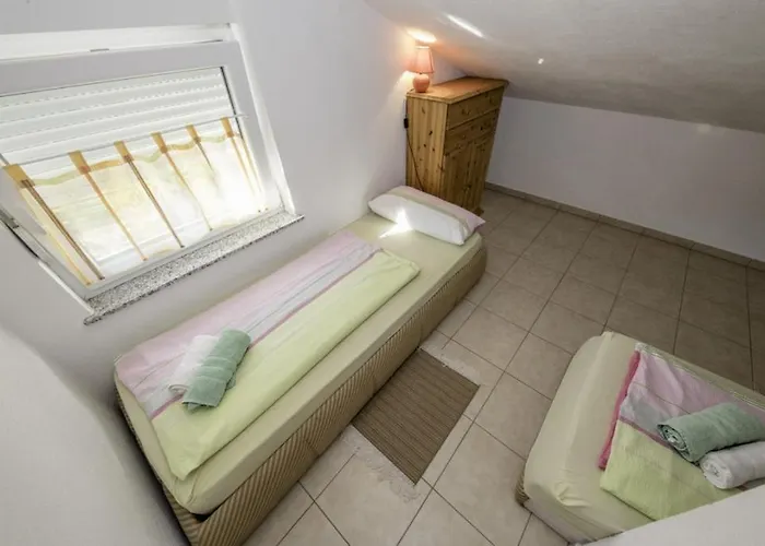 Apartmán In With Terrace, Air Conditioning, Wi-fi, Dishwasher
