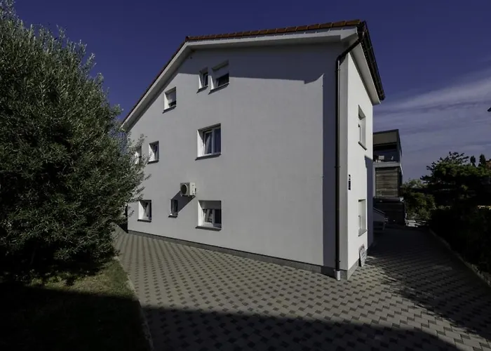In With Terrace, Air Conditioning, Wi-fi, Dishwasher Apartmán *